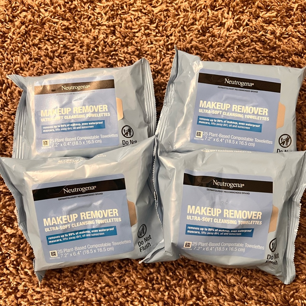 Neutrogena Makeup Remover Ultra-Soft Cleansing Towelettes Bundle